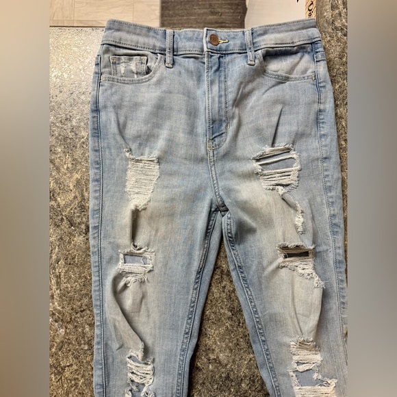 Hollister Blue Ankle Cropped Jeans Distressed - Picture 1 of 4